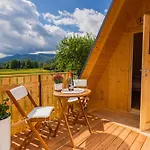 Appartamento Komac Apartma & Glamping