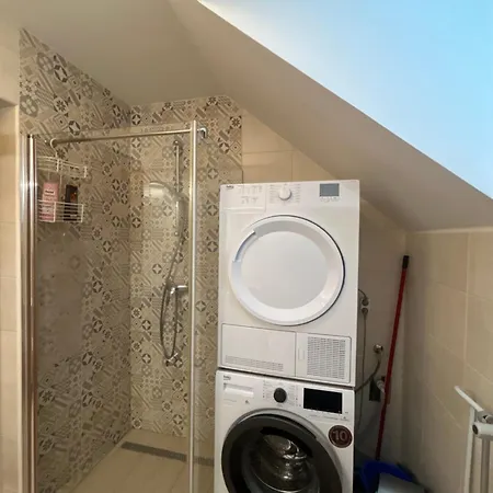 Komac Apartma & Glamping *