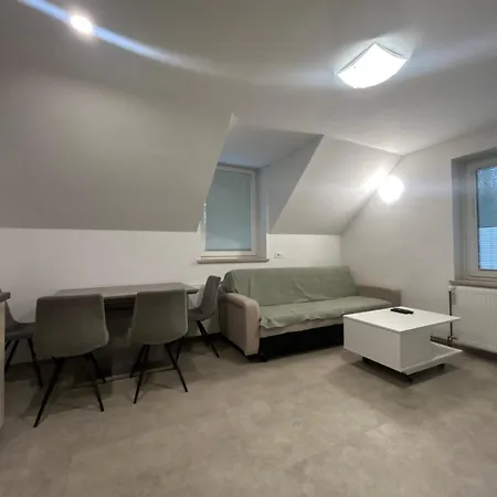 Komac Apartma & Glamping *