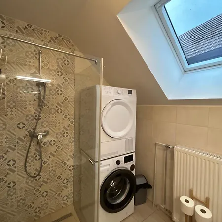 Komac Apartma & Glamping * بليد