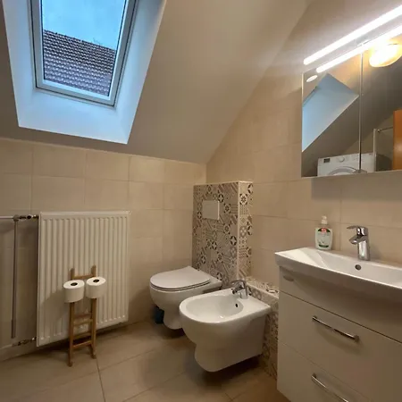 Apartmán Komac Apartma & Glamping