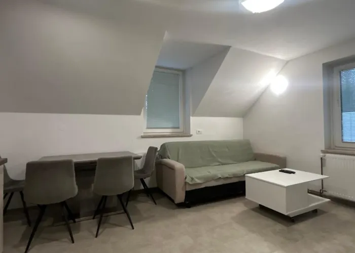 Komac Apartma & Glamping *