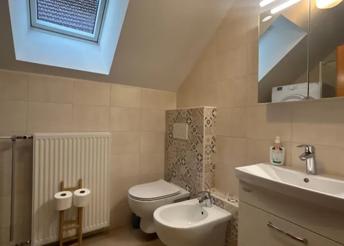 Lejlighed Komac Apartma & Glamping