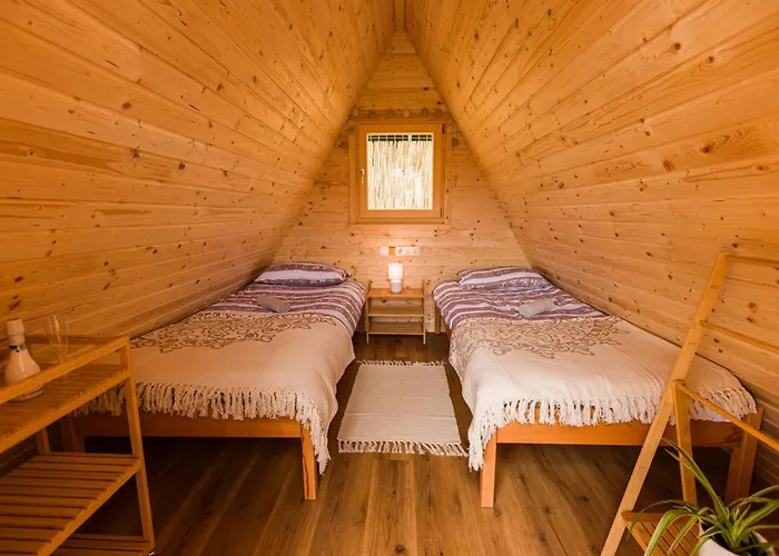 Komac Apartma & Glamping アパート *